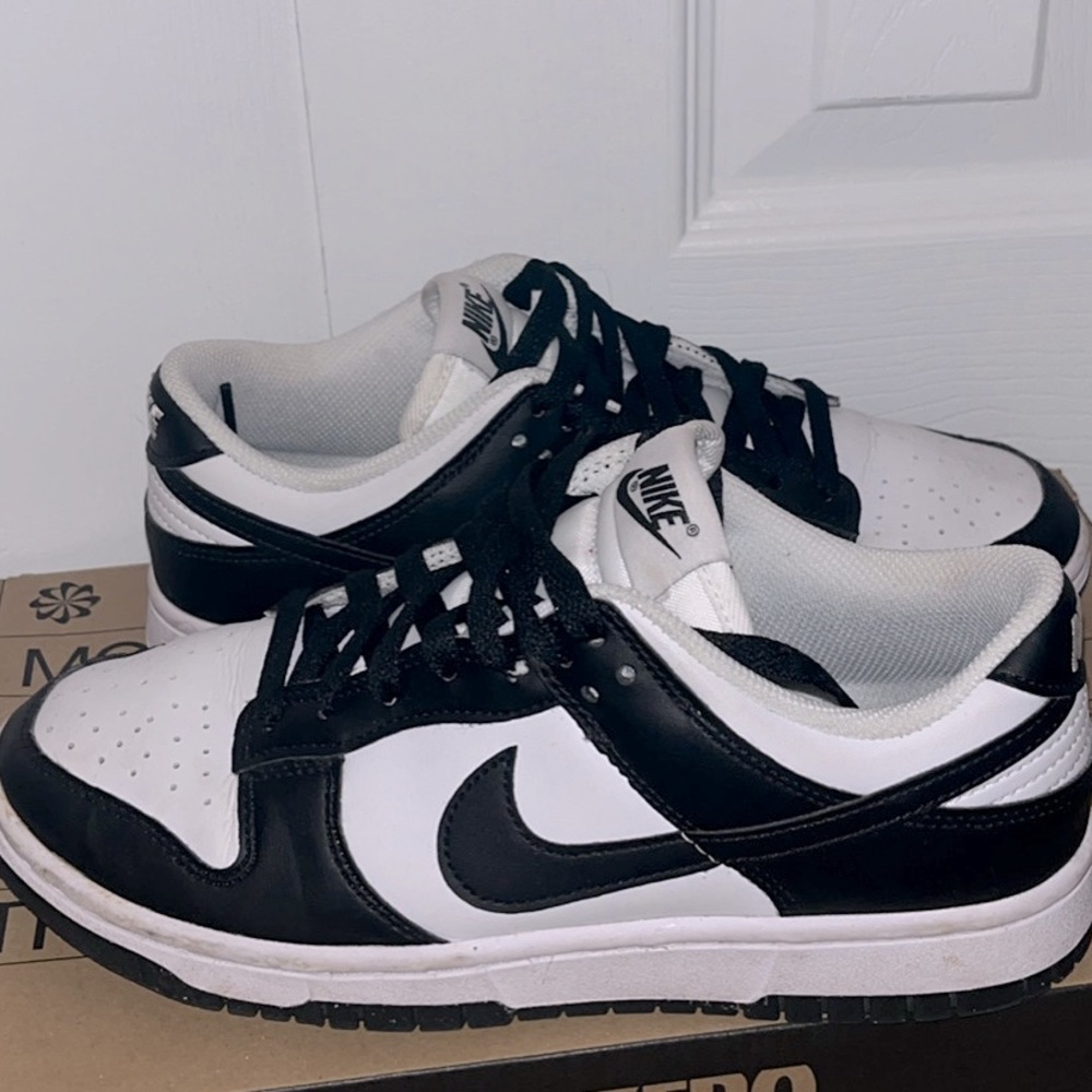 NIKE Panda Dunks 🐼